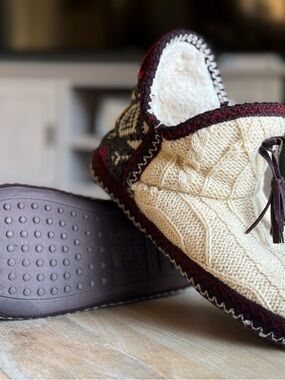 Muk Luks Cream Cable-Knit Slip-On Slipper with Brown Trim